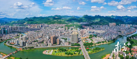 俯瞰連州城。曾亮超 攝