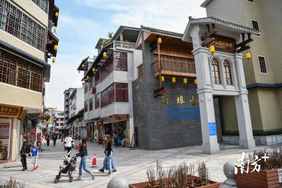 中山路步行街。曾亮超 攝