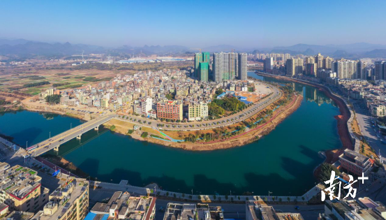 城市擴(kuò)容。曾亮超 攝