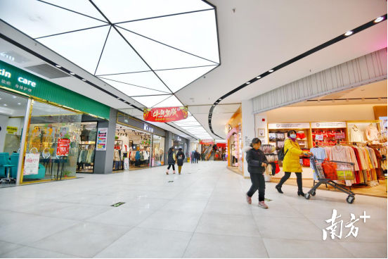 商貿(mào)繁榮。曾亮超 攝