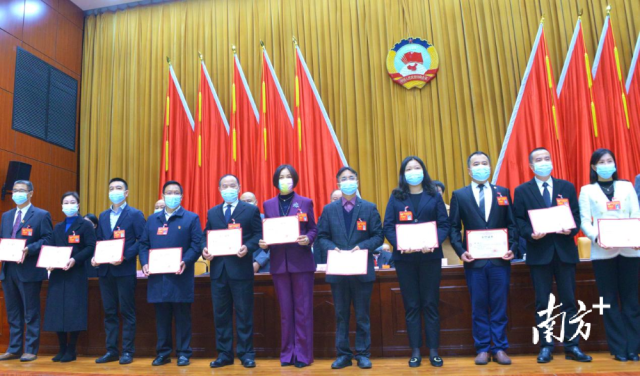 表彰優(yōu)秀委員。張曉欣 攝