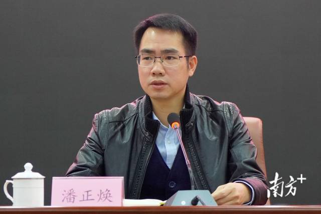 連州市委書記潘正煥提出，要始終切實(shí)把疫情防控當(dāng)作重點(diǎn)工作來抓，嚴(yán)防輸入性風(fēng)險(xiǎn)。張曉欣 攝