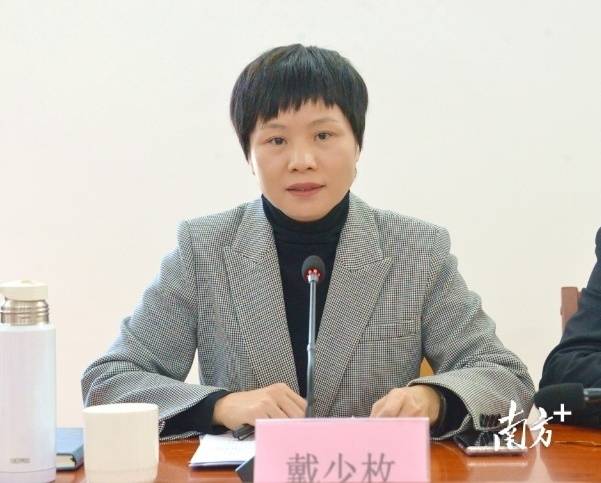 戴少枚強(qiáng)調(diào)，要提高食品安全工作水平，保障人民群眾“舌尖”上的安全。張曉欣 攝